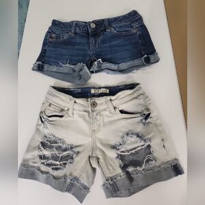 2 Women Shorts ZCO Distressed Size 0 and American Eagle  Size 00